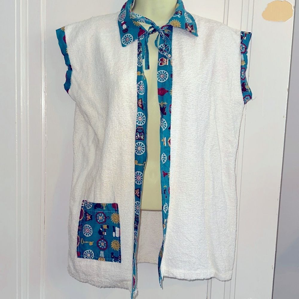 Vtg 60s white terry cloth swimsuit‎ coverup with fun turquoise retro print trim